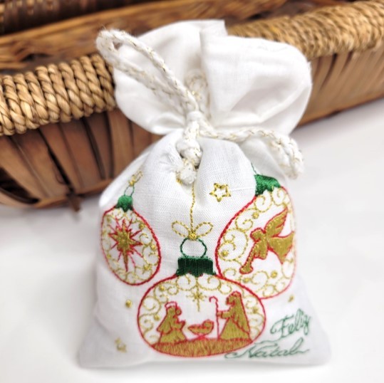 Sachê Bordado de Lavanda - BOLAS DE NATAL