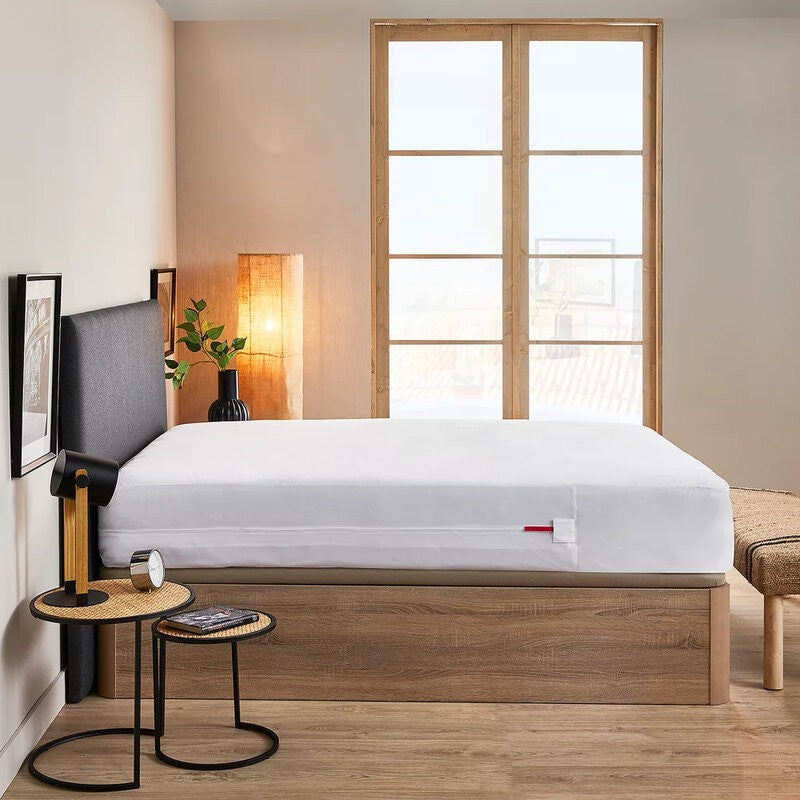 Waterproof Anti-Bedbug Mattress Cover | PIKOLIN
